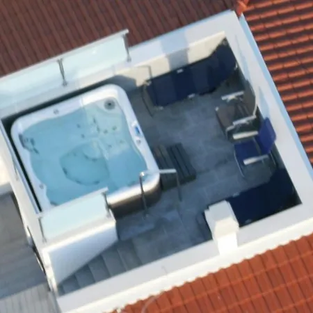 Stipe With A Rooftop Jacuzzi 아파트 *