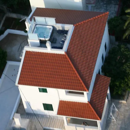 Apartament Stipe With A Rooftop Jacuzzi *